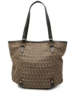 Aigner Vintage Pre-Owned Leather Shoulder Bag | Neutrals | FARFETCH