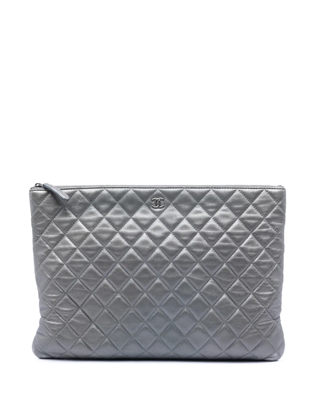 CHANEL Pre-Owned 2016-2017 große O Case Clutch aus gestepptem Metallic-Lammleder - Silber