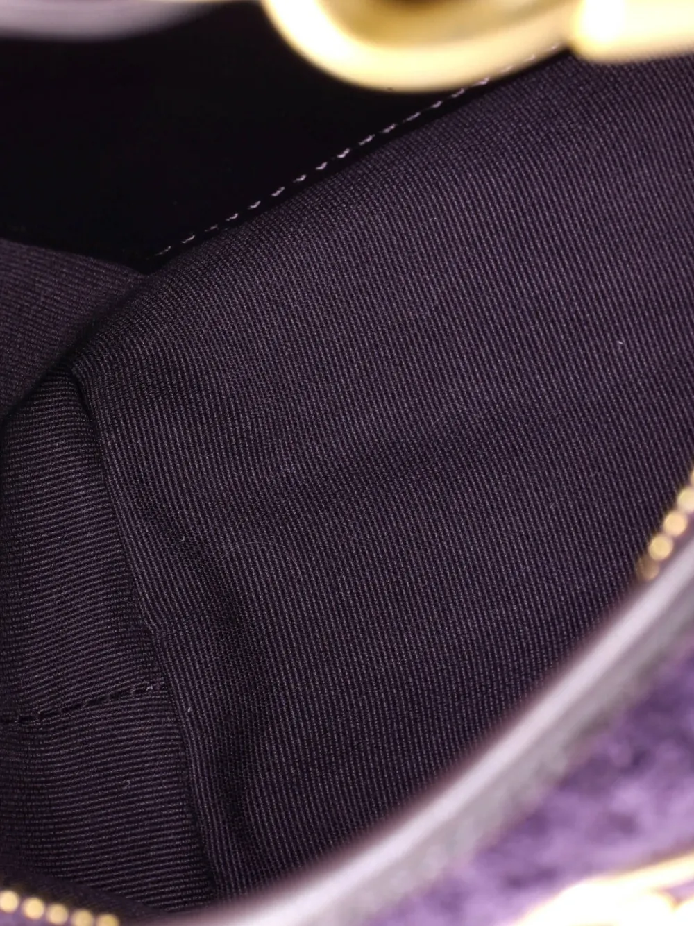 Chanel Pre-owned CC Chunky Chain Zip Quilted Tweed and Lambskin Small Hobo Bag in Purple, view 5
