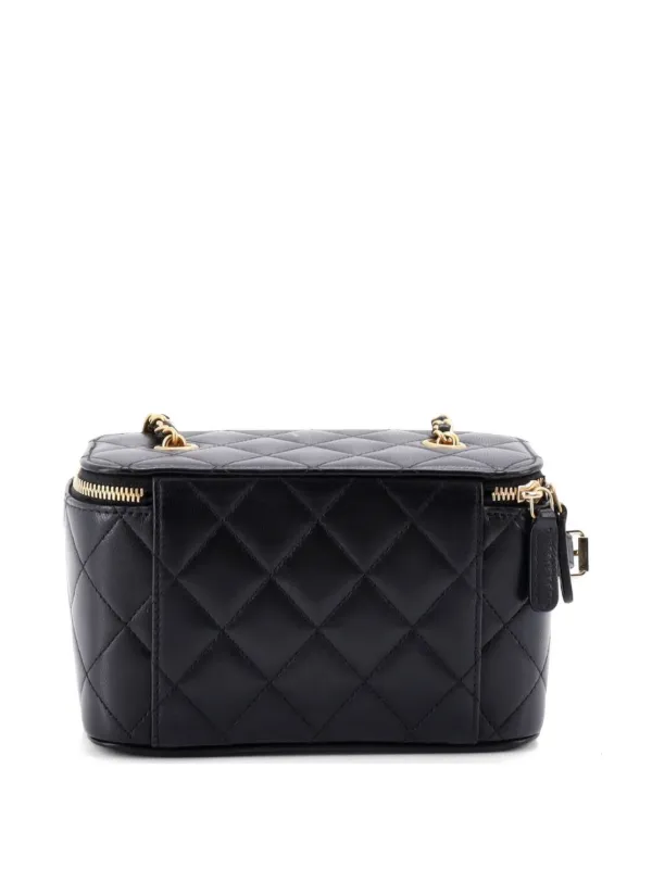 CHANEL Pre-Owned Grommet Strap Vanity Case With Chain Quilted