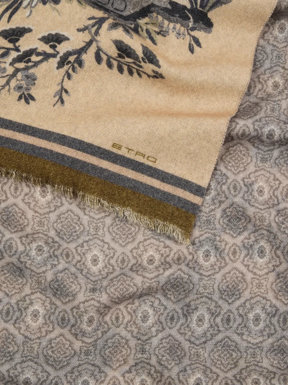 ETRO Geborstelde wollen sjaal met twee prints Beige
