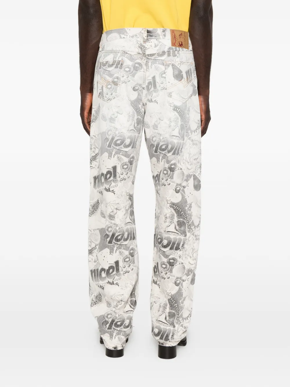 Martine Rose Jeans met zak en print Beige