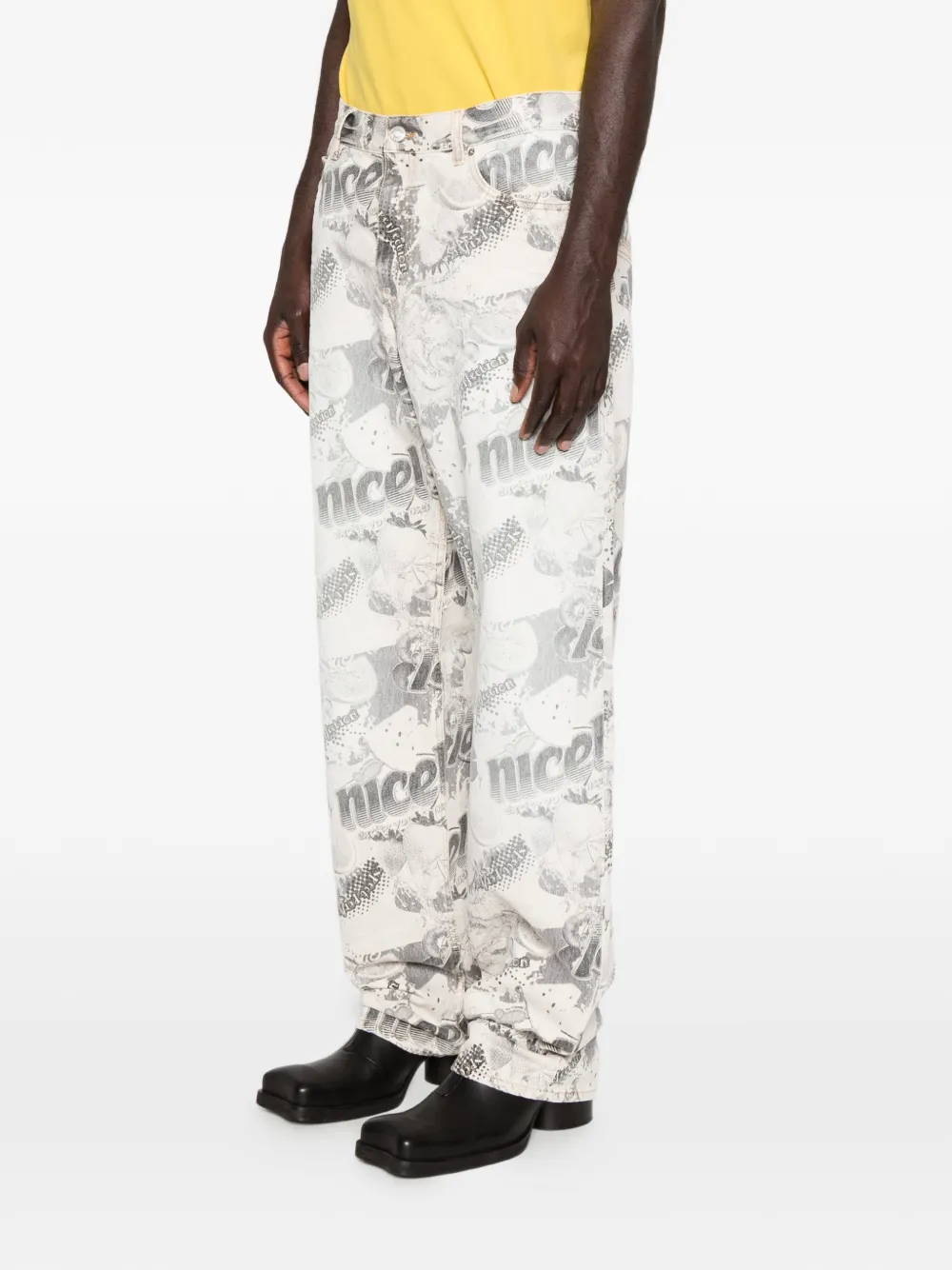 Martine Rose Jeans met zak en print Beige