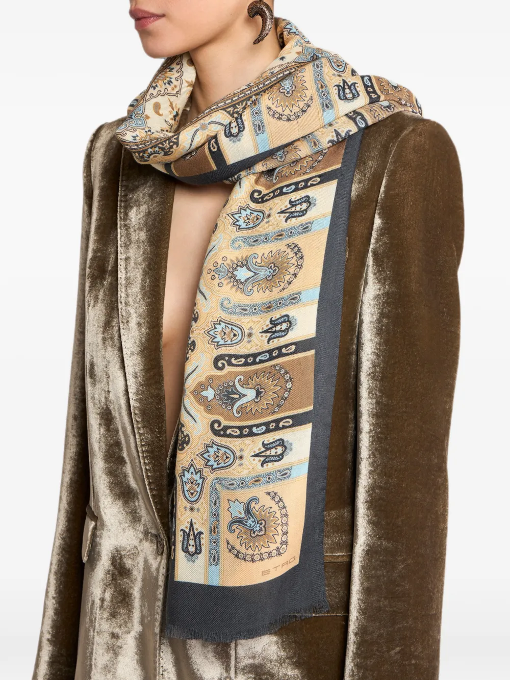 ETRO Wollen en zijden sjaal met paisley-patroon en bloemendetails Beige