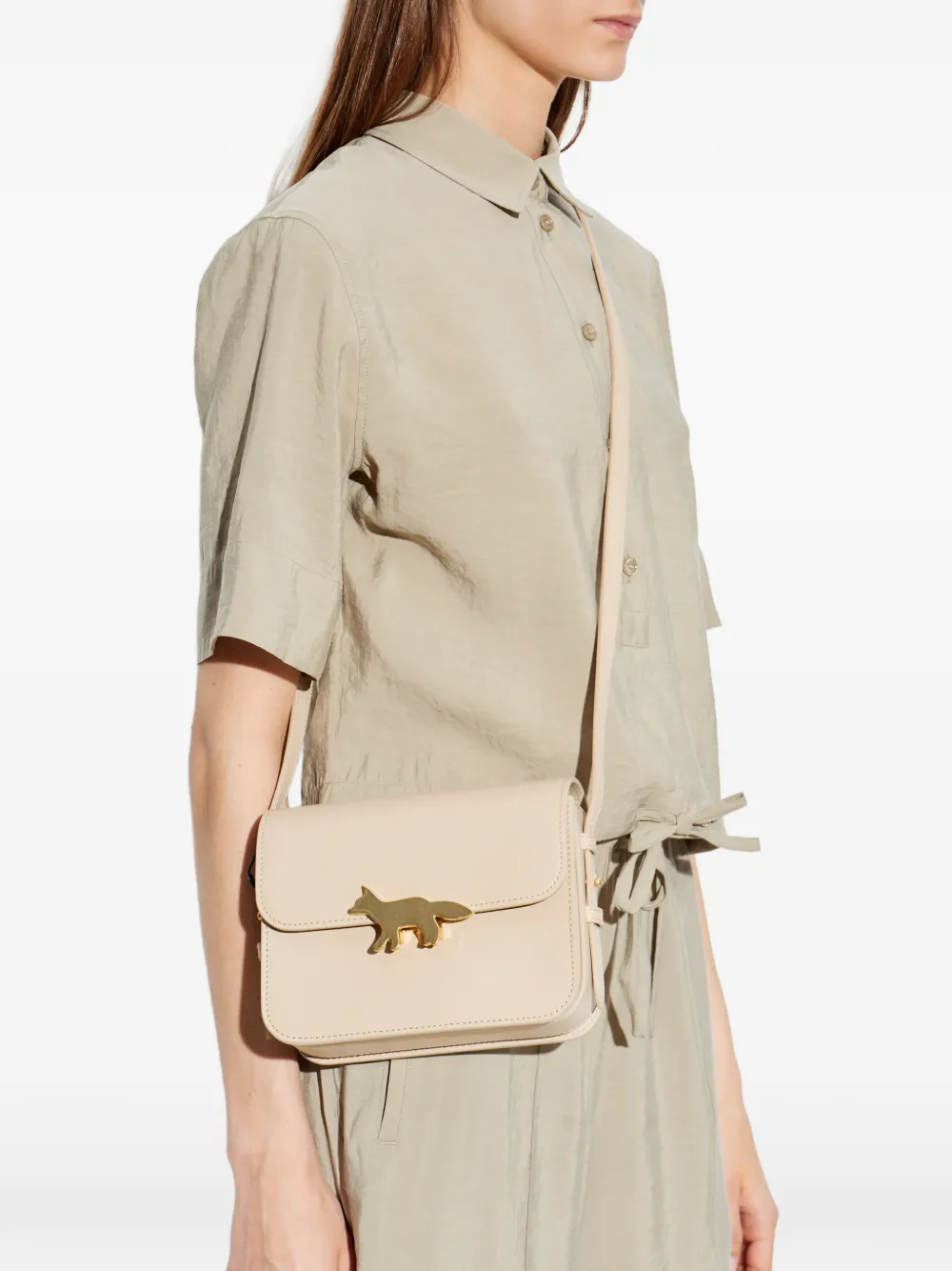 Maison Kitsuné Edie schoudertas met vos-plakkaat Beige