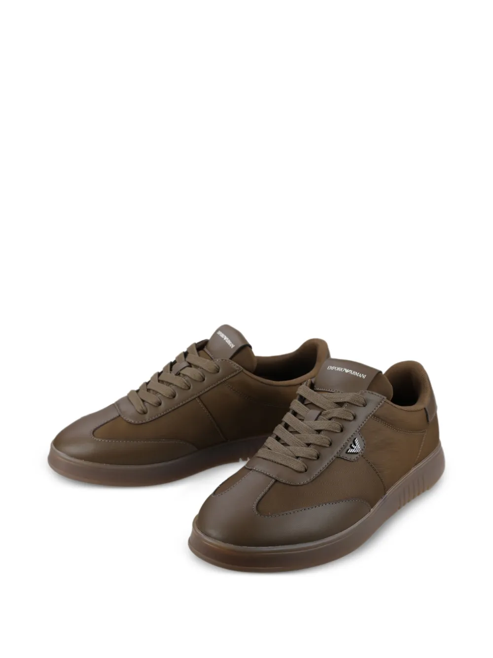 Emporio Armani logo-plaque sneakers Bruin