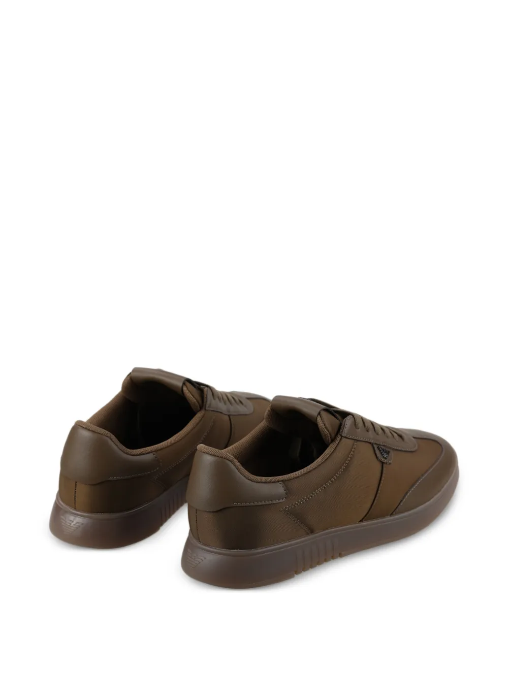 Emporio Armani logo-plaque sneakers Bruin
