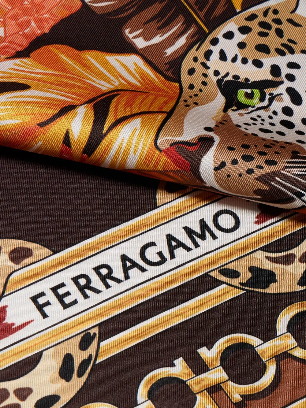 Ferragamo Sjaal met luipaardprint Bruin