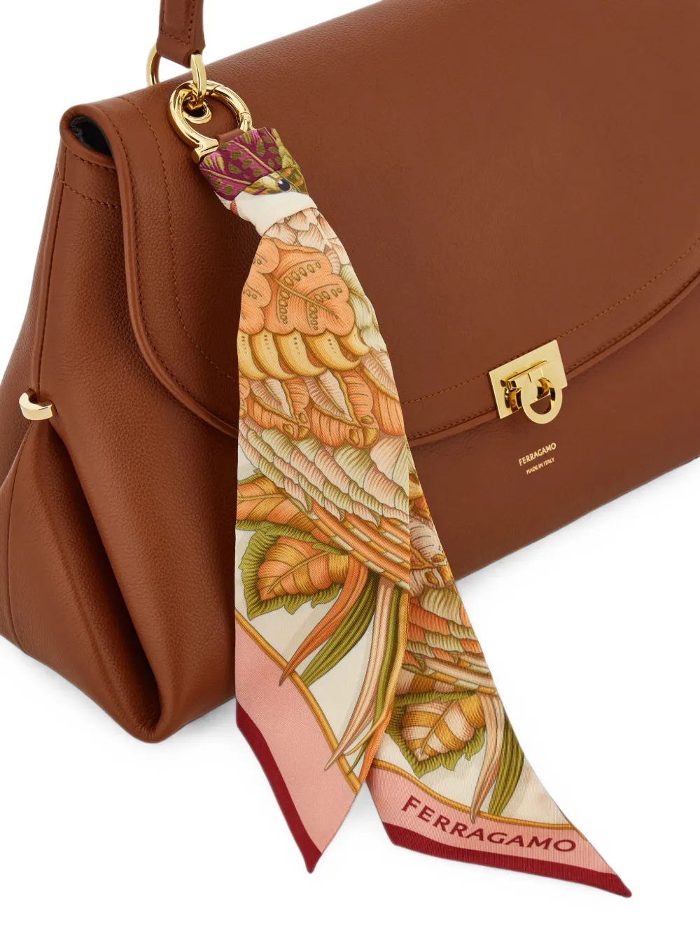 Ferragamo Zijden sleutelhanger Beige