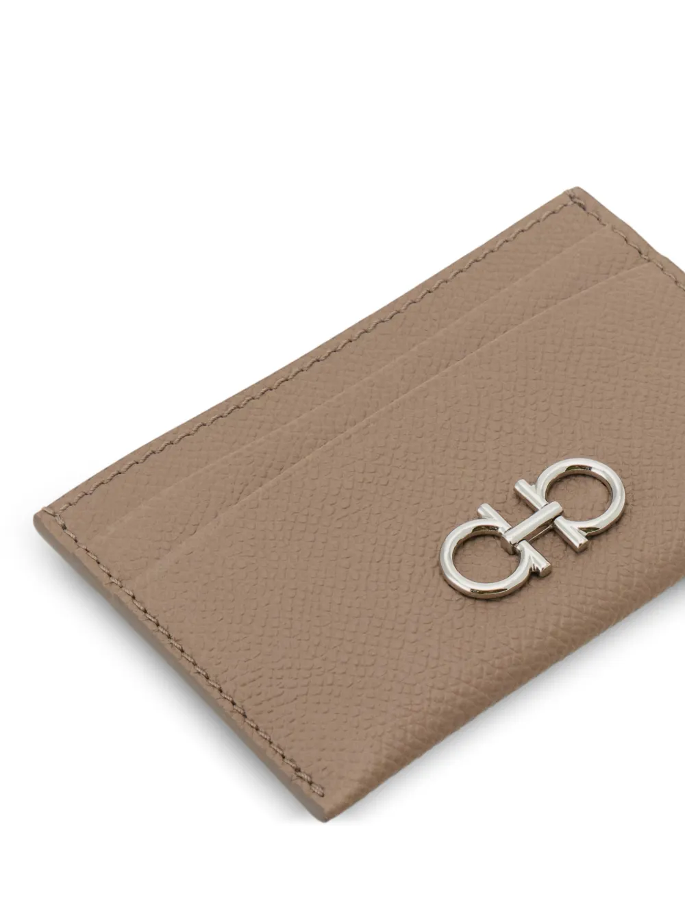 Ferragamo Gancini pasjeshouder van gehamerd leer Beige