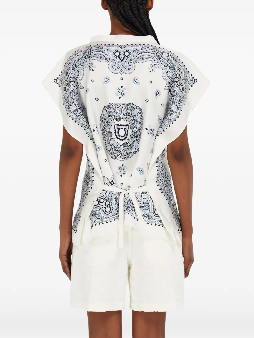 Ferragamo Poncho met Arabesque-print Wit