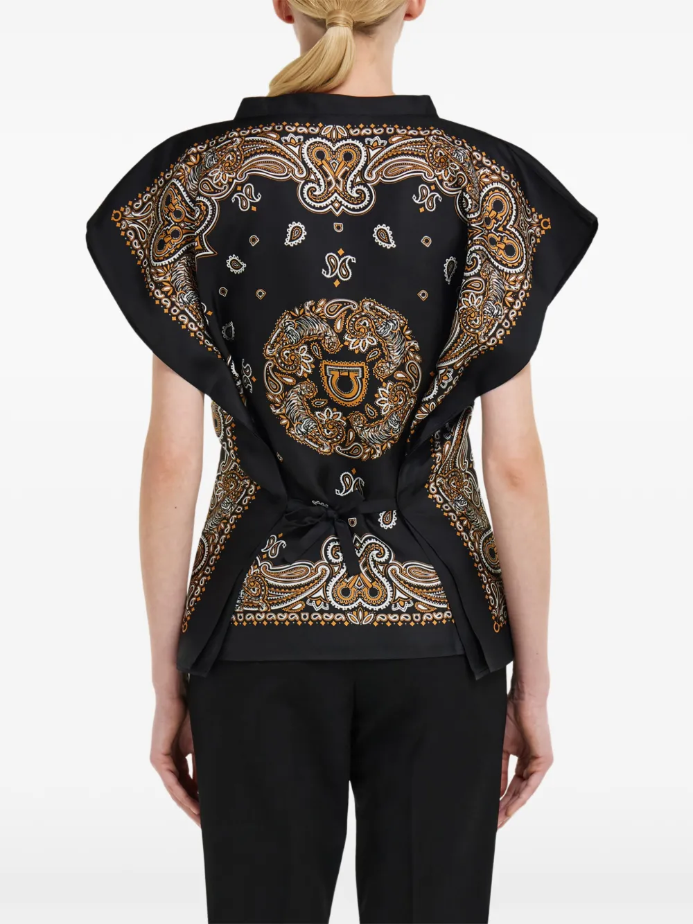 Ferragamo Poncho met Arabesque-print Zwart