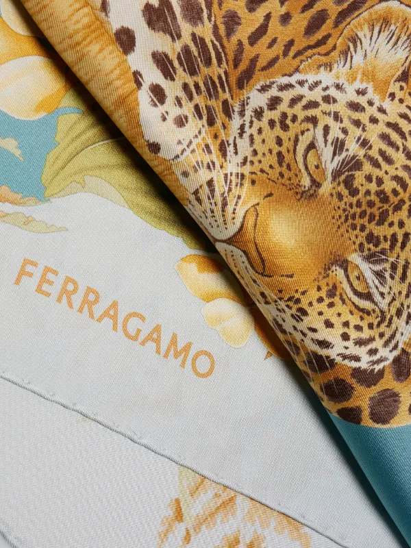Ferragamo プリント シルクスカーフ | ブルー | FARFETCH JP