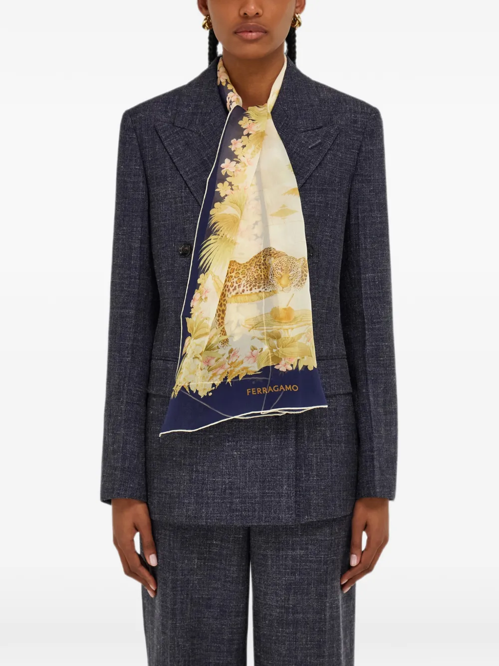 Ferragamo Zijden sjaal met jungleprint Beige