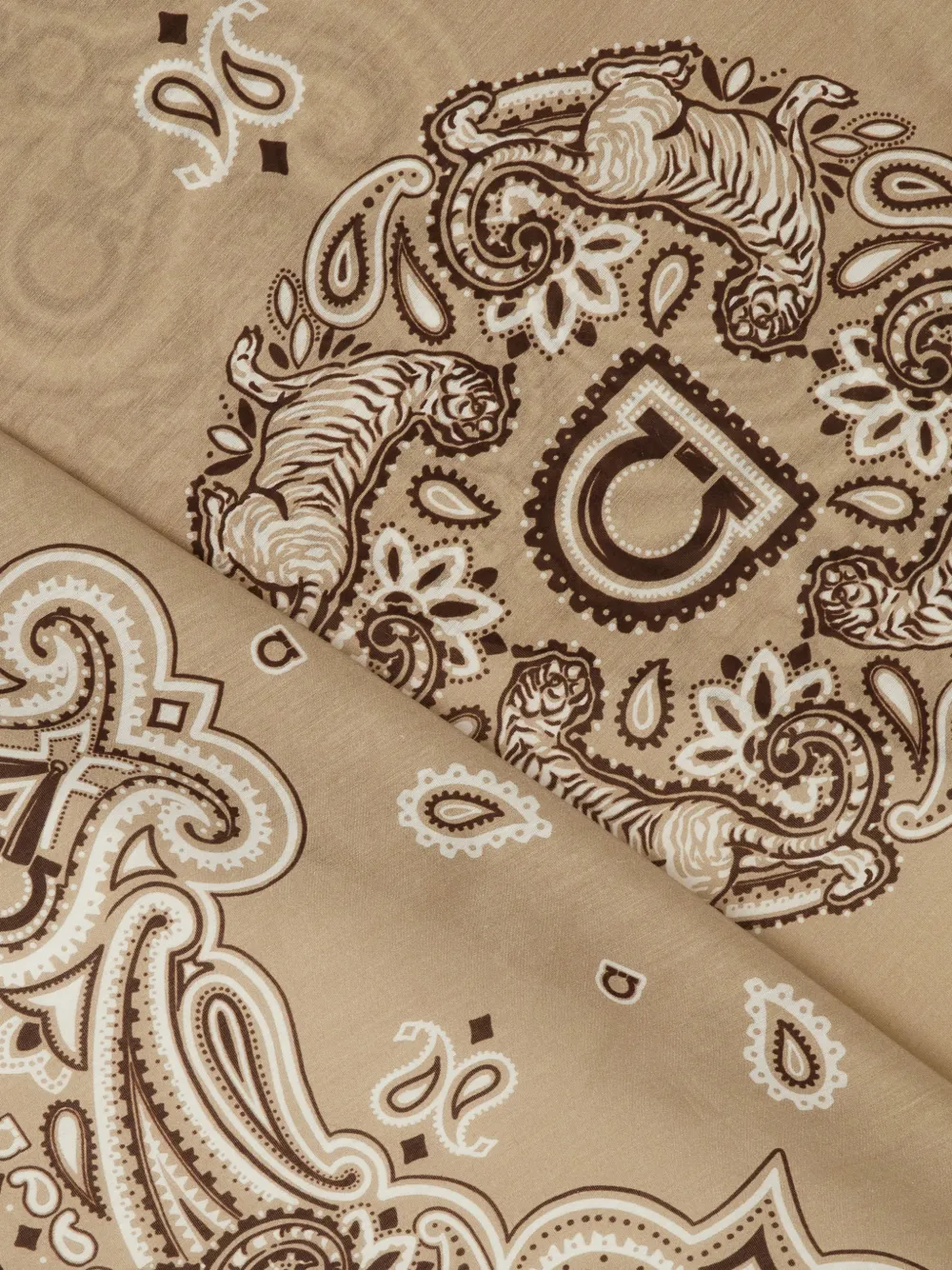 Ferragamo Bandana met Arabesque-print Beige
