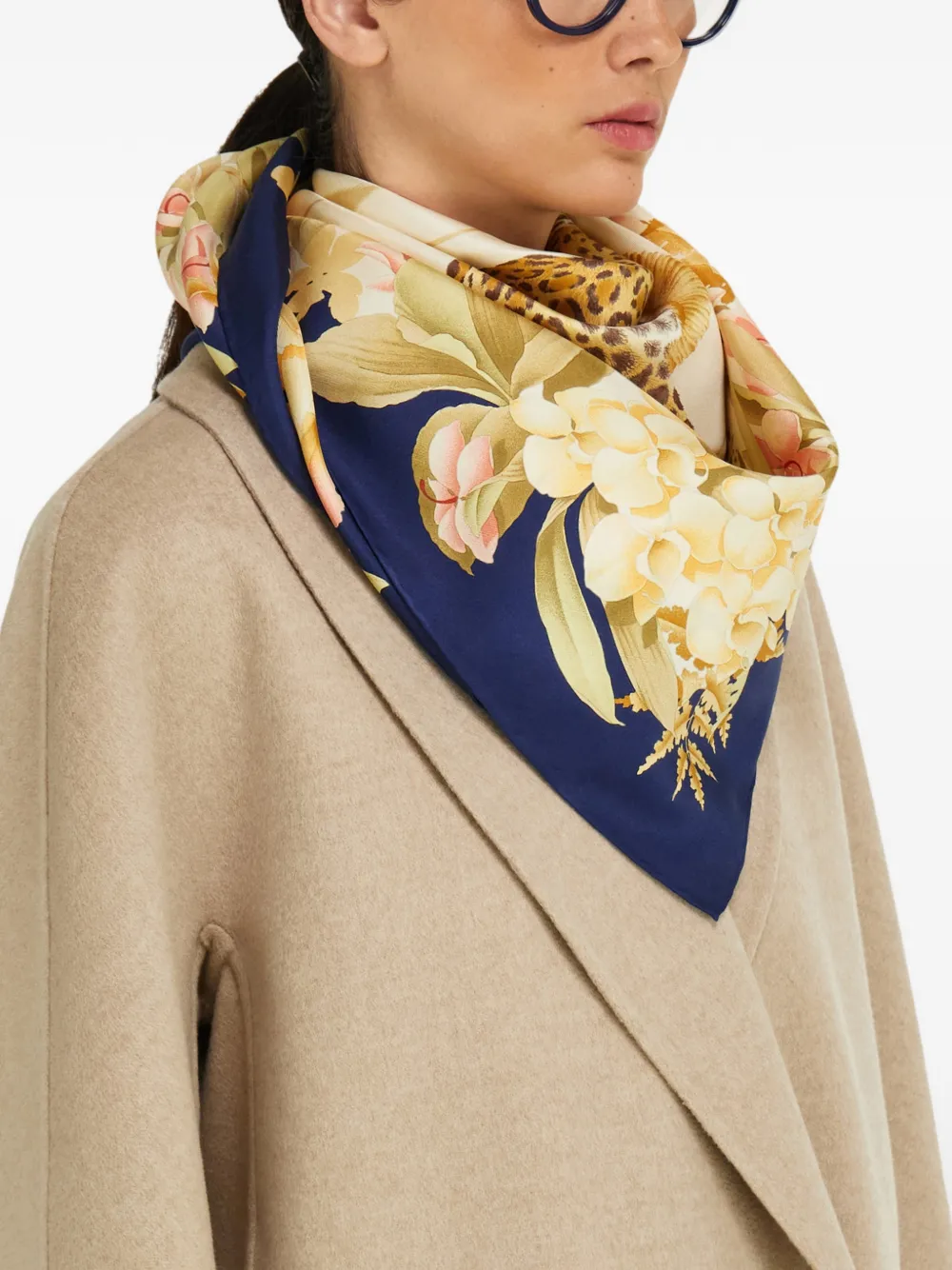 Ferragamo Zijden sjaal met jungleprint Blauw