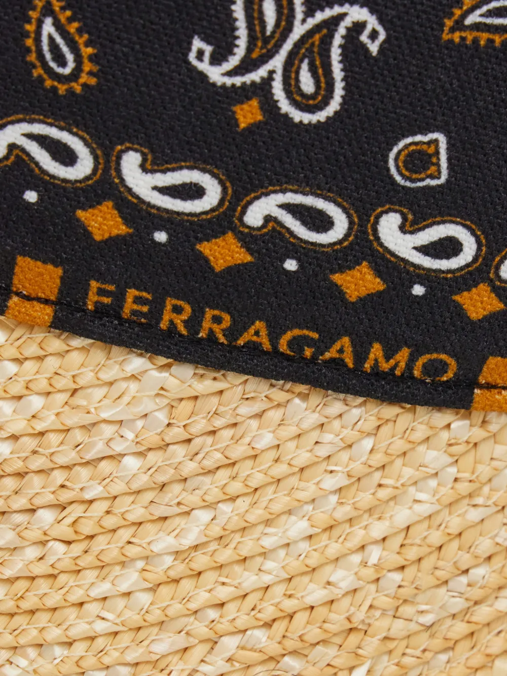 Ferragamo Rieten zonneklep met Arabesque-print Beige