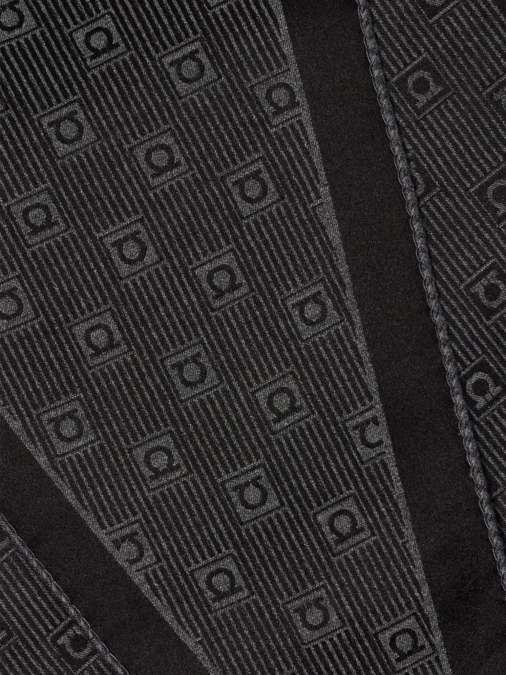 Ferragamo Sjaal met diamant-patroon Zwart