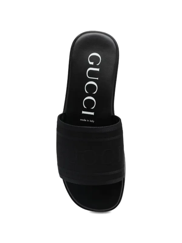 Gucci ロゴ サンダル | ブラック | FARFETCH JP