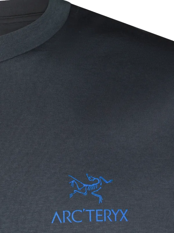 ARC'TERYX ダークグレー ロゴTシャツ Arc'teryx logo-print T-shirt | Grey | FARFETCH