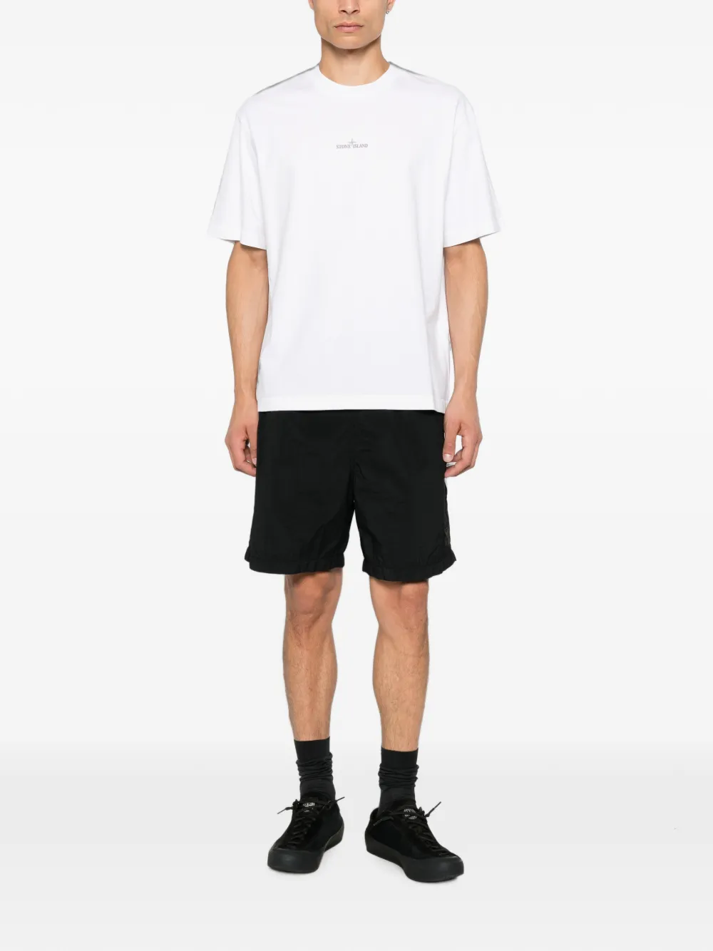 Stone Island B100002 Smerigliato_S.I. Ghost nylon shorts Zwart