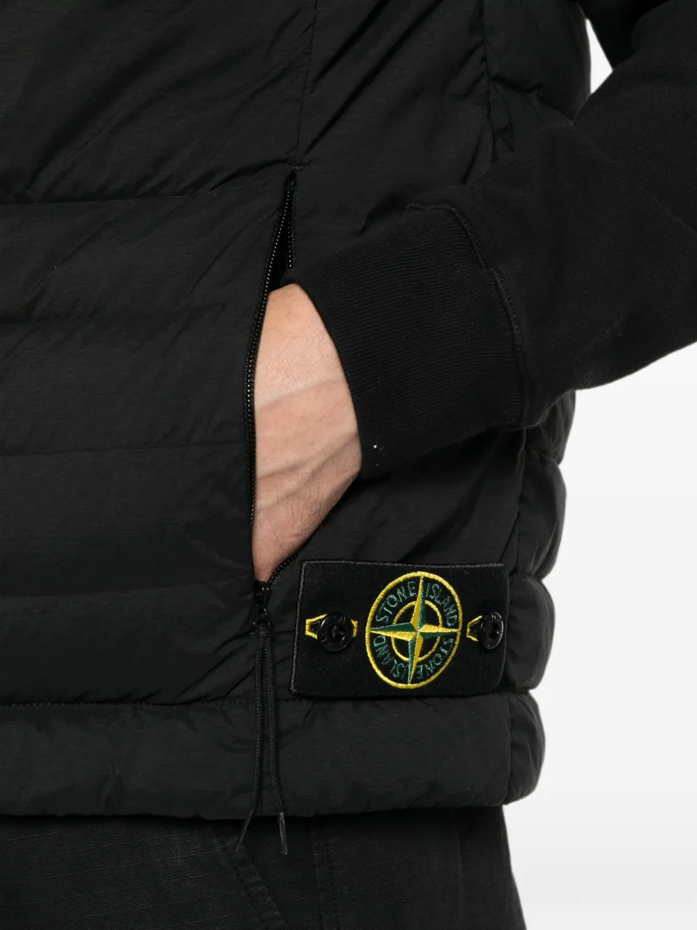 Stone Island G100011 naadloze nylon bodywarmer Zwart