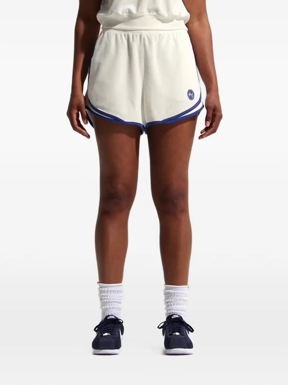 Nike contrast-trim logo-patch shorts - Nude