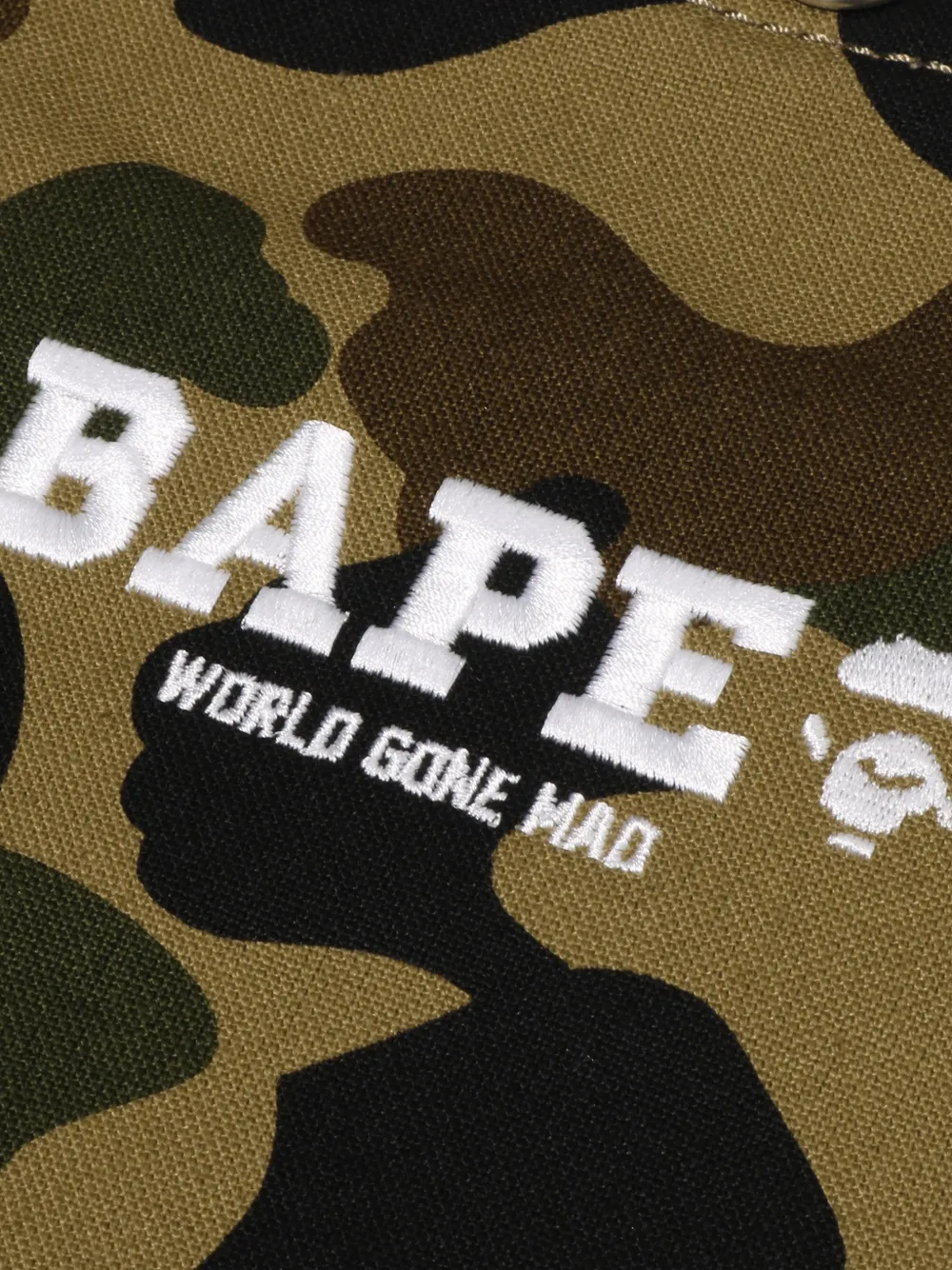 A BATHING APE Camo messengertas met camouflage-print en geborduurd logo Beige