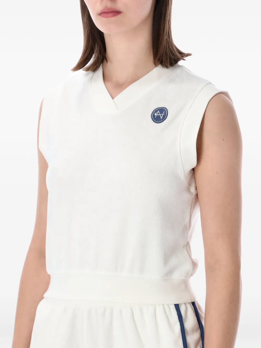 Nike Chill badstof top met V-hals en logo-patch Beige