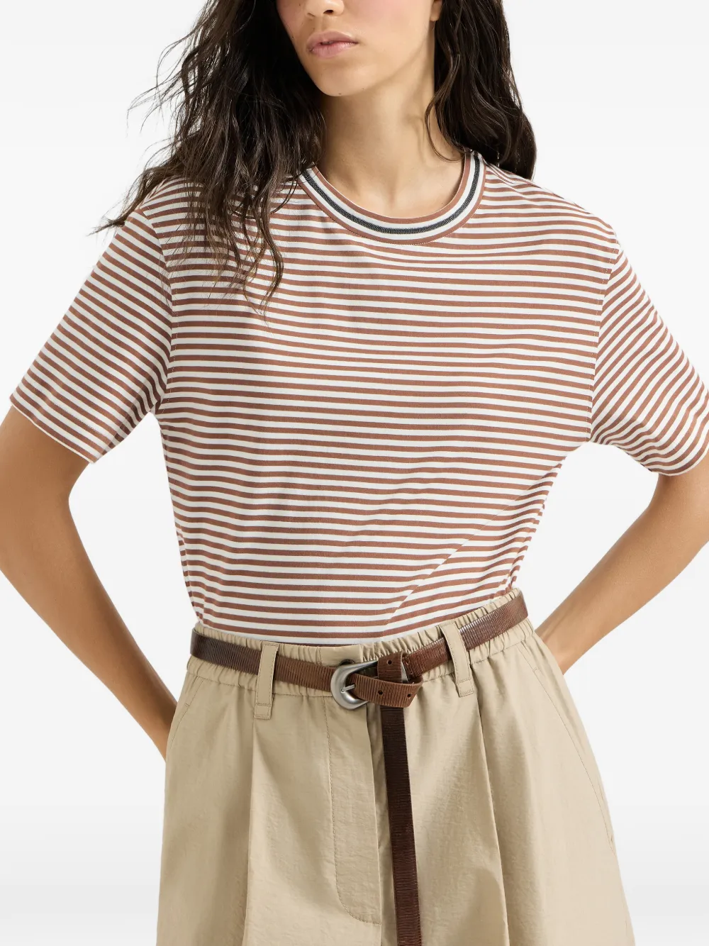 Brunello Cucinelli Gestreept jersey T-shirt met verfraaide halslijn Bruin