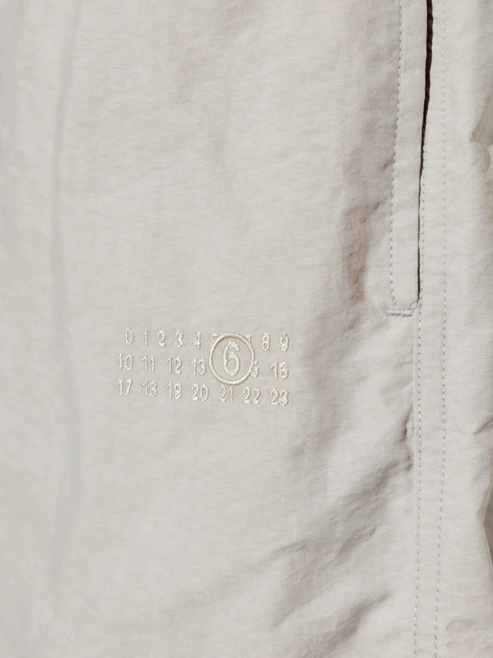 MM6 Maison Margiela Zwembroek met trekkoordtaille en geborduurd logo Beige