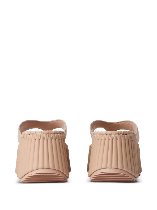 Chloé ロゴ入りサンダル ベージュ Chloé ロゴ サンダル | ニュートラル | FARFETCH JP
