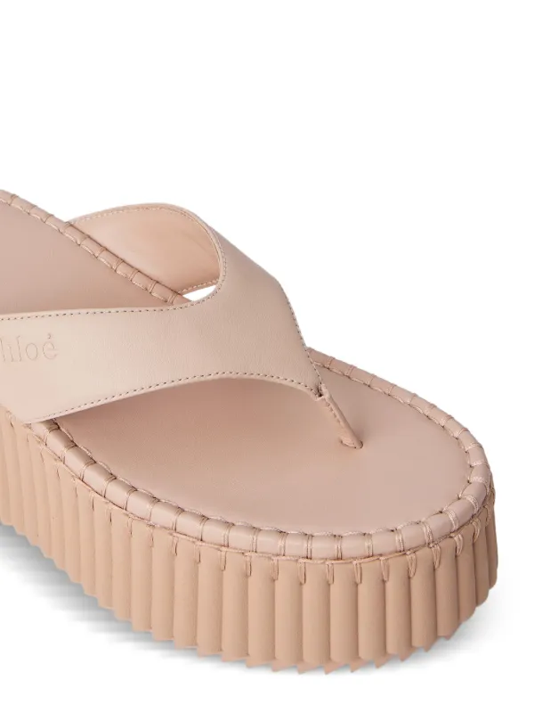 Chloé ロゴ サンダル | ニュートラル | FARFETCH JP