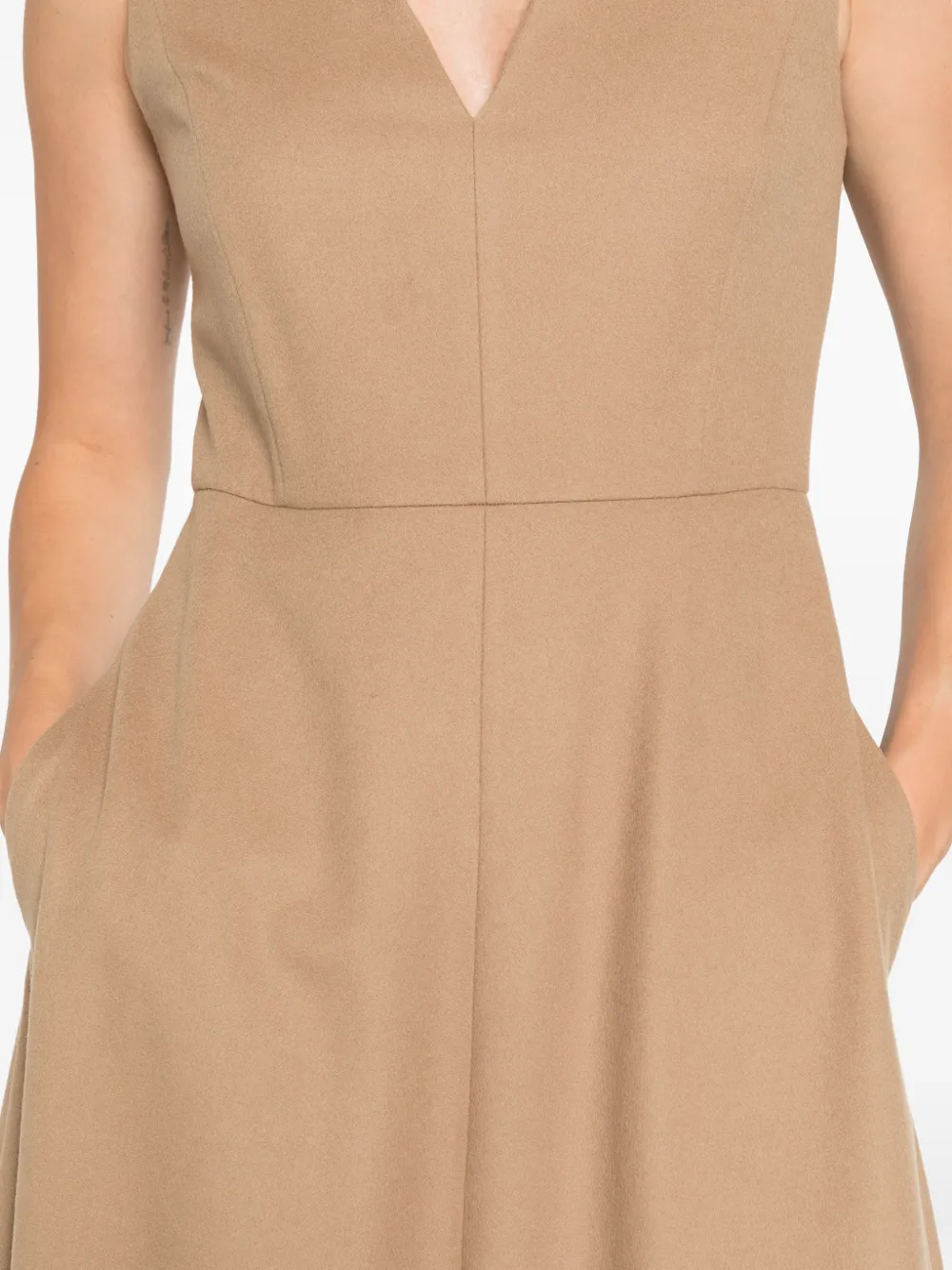 Max Mara Midi-jurk met V-hals Bruin