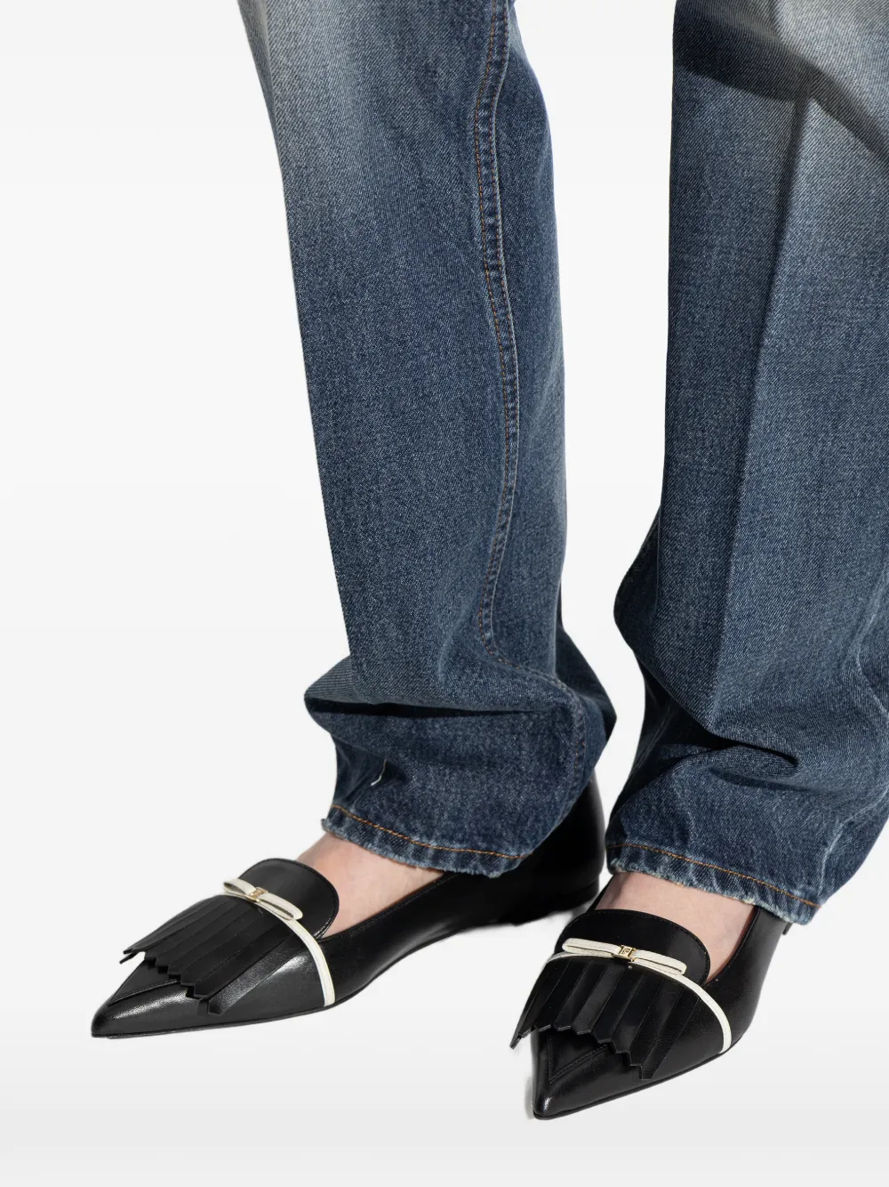 Ferragamo fringed pointed-toe ballet flats Zwart