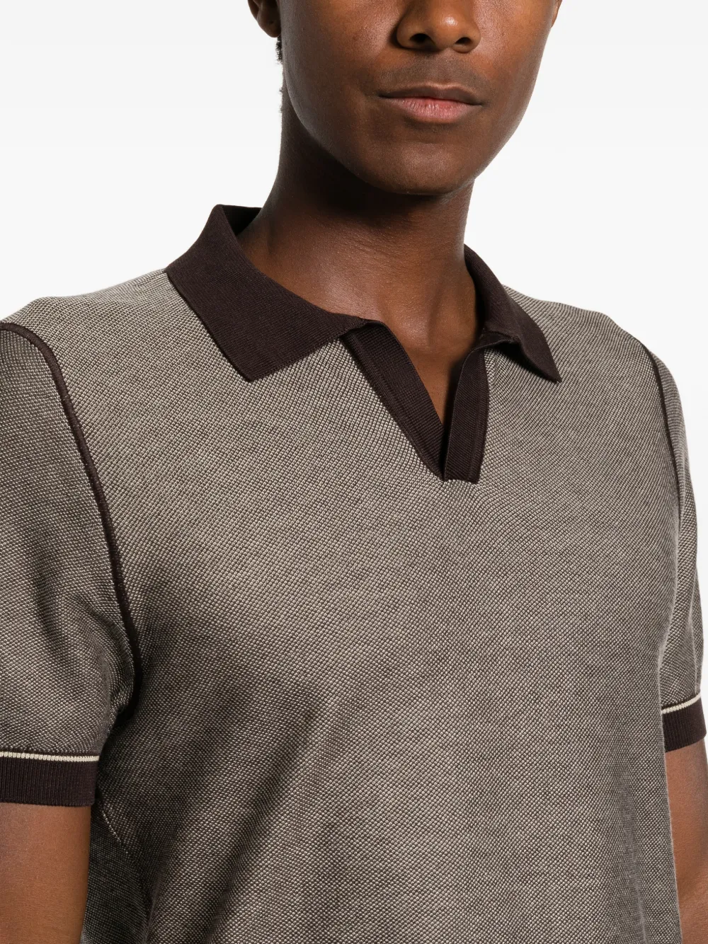 BOSS H-Narciso T-shirt met open kraag Bruin