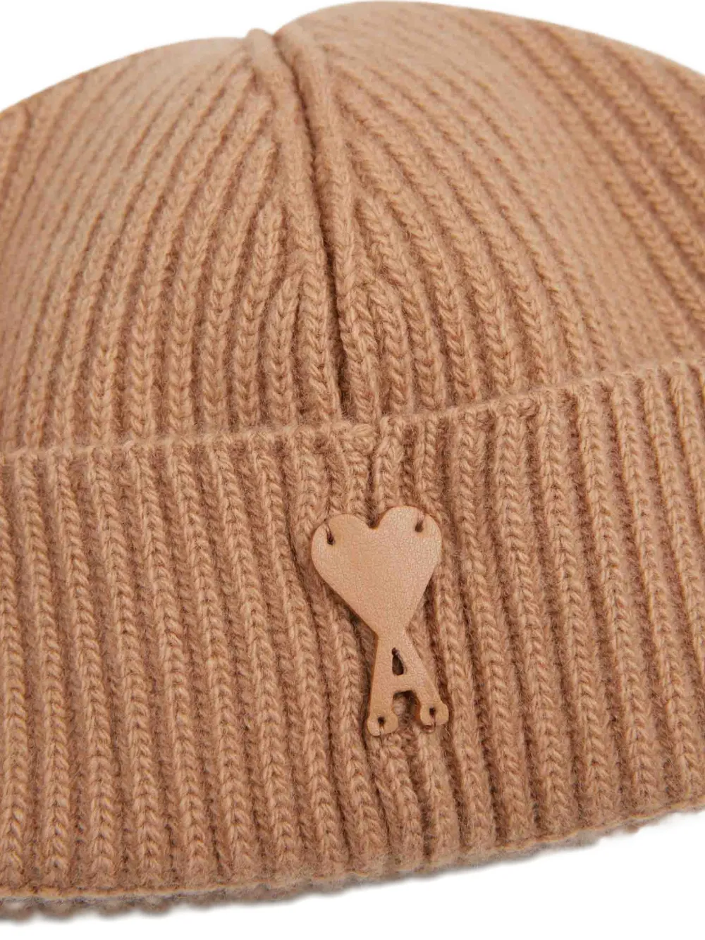 AMI Paris Ami de Coeur muts Beige