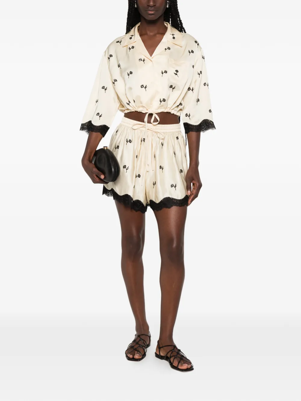 SANDRO Shorts met geborduurd kant Geel