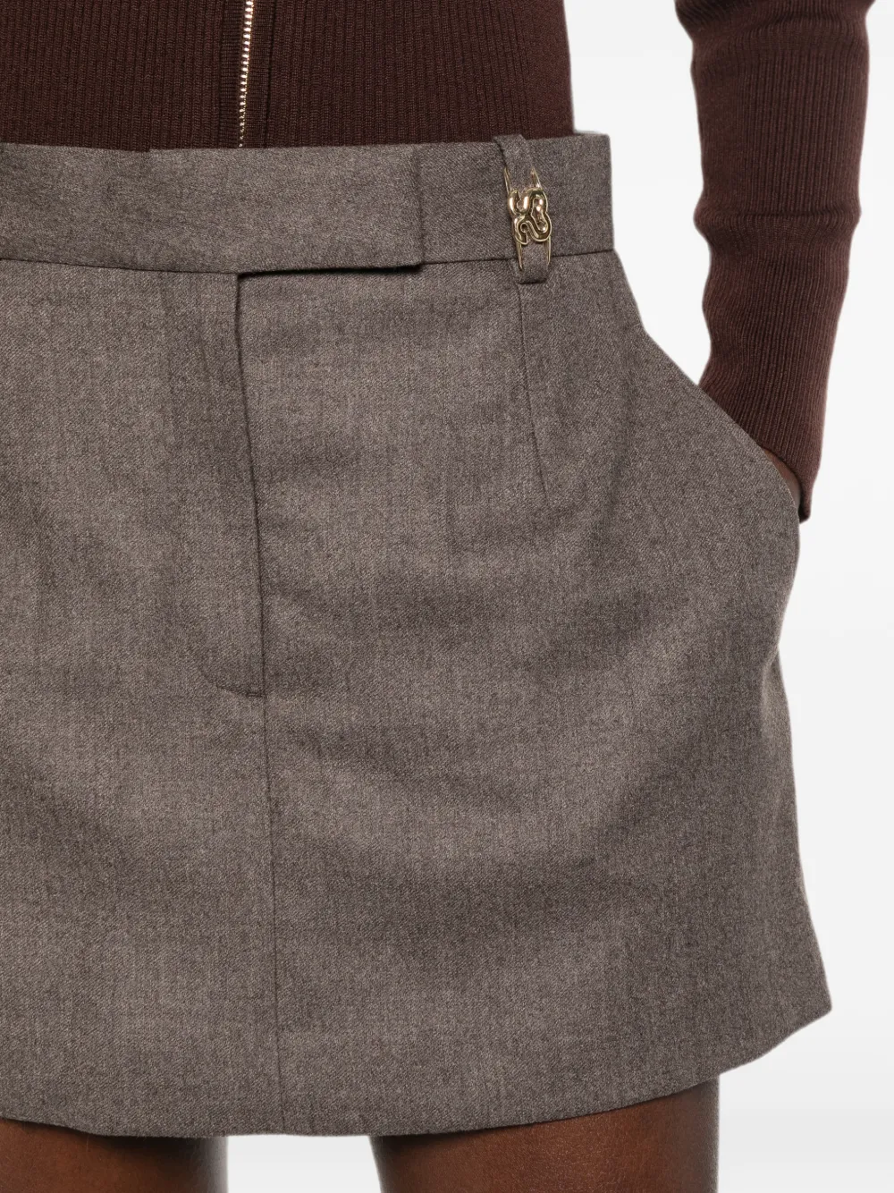 SANDRO Shorts met logoplakkaat Bruin
