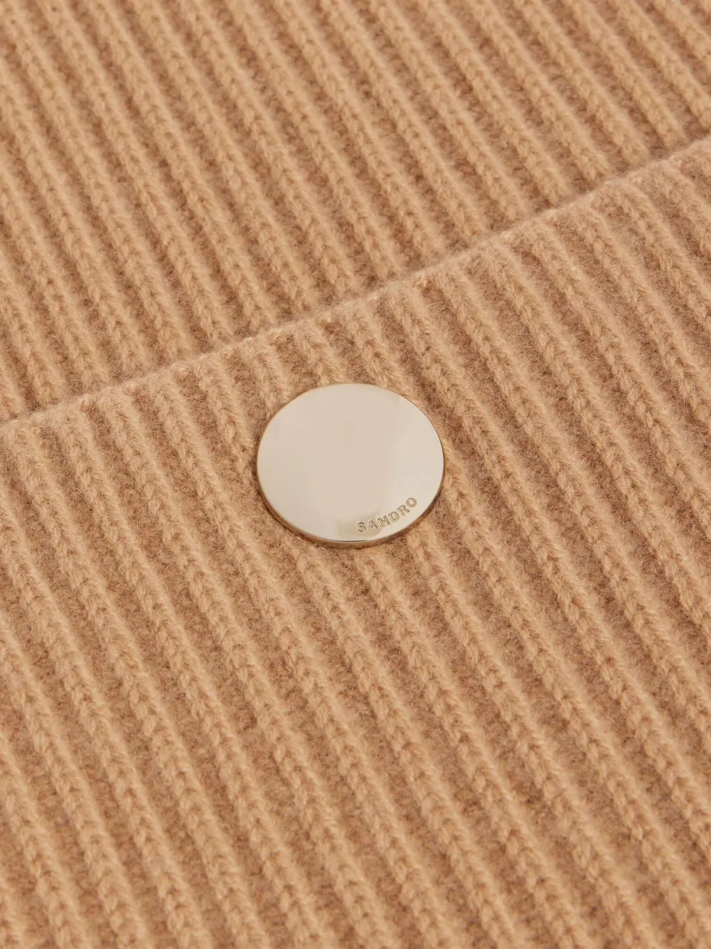 SANDRO Ribgebreide sjaal met zak Beige