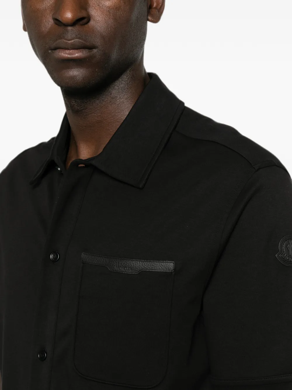 Moncler Overhemd met korte mouwen en leren logo Zwart