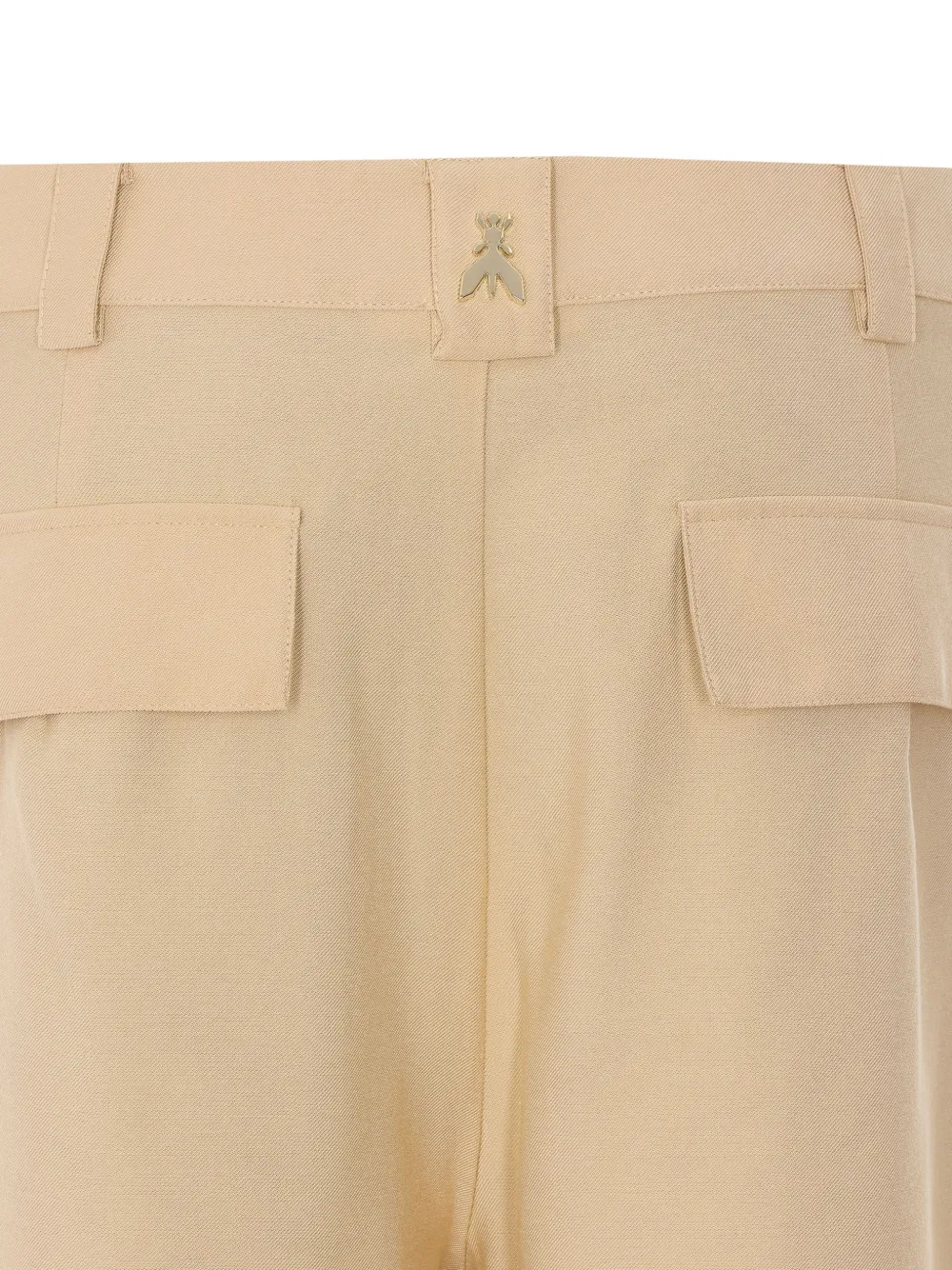 Patrizia Pepe Shorts met gespdetail en logoplakkaat Beige
