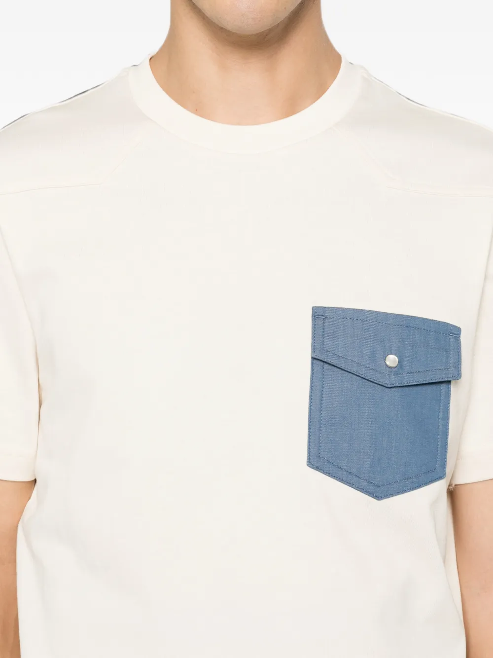 Moncler Denim T-shirt met borstzak Beige