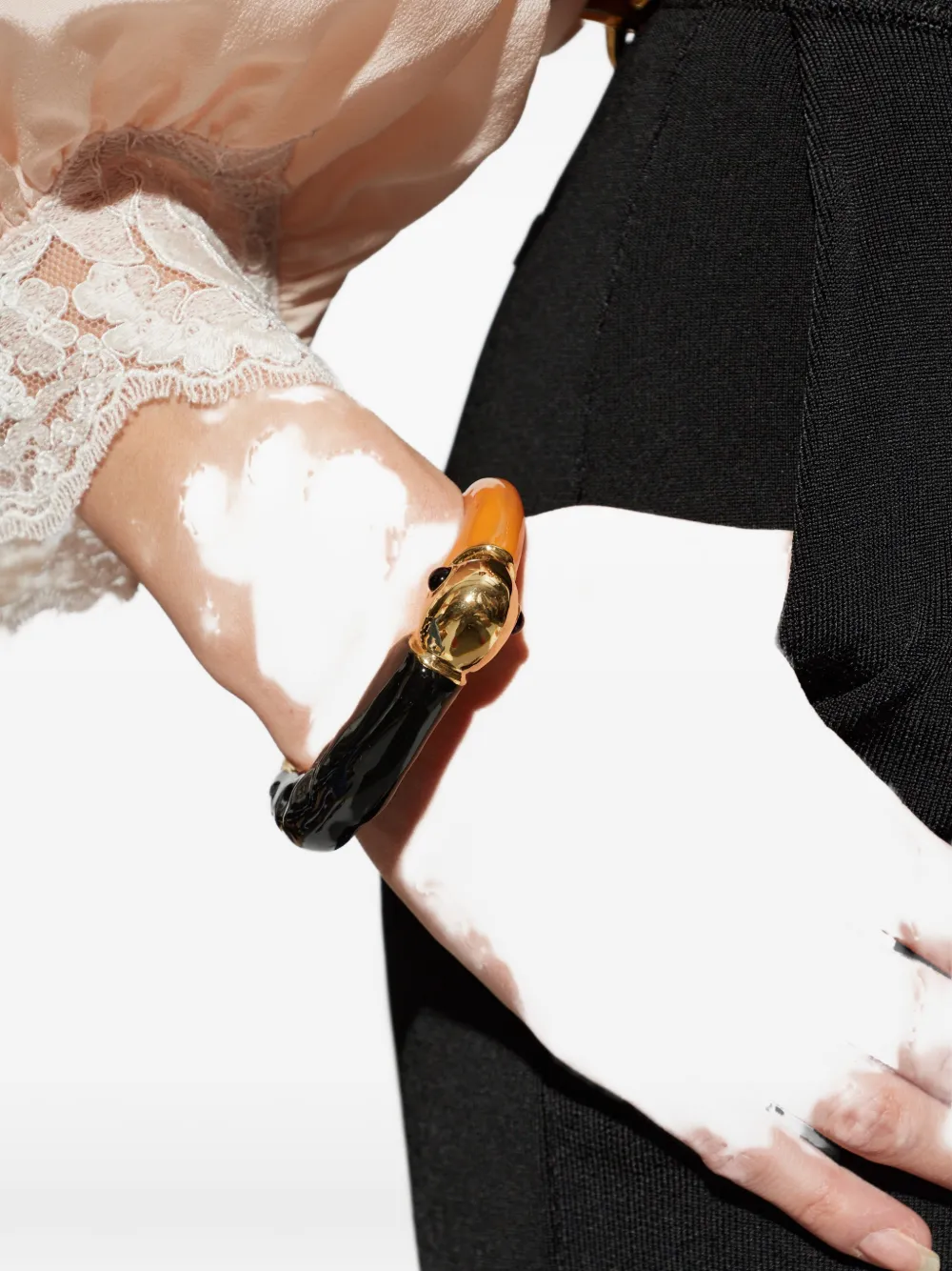 Chloé Tropicus toucan-motif cuff bracelet - Gold