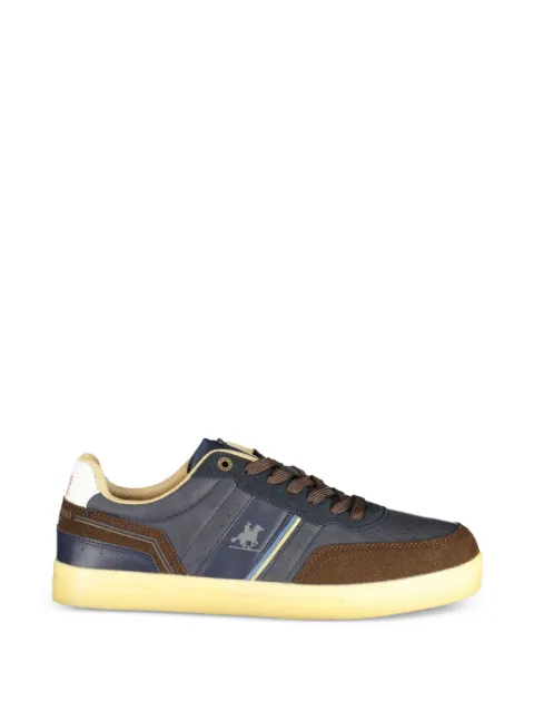 U.S. Grand tenis con perforaciones