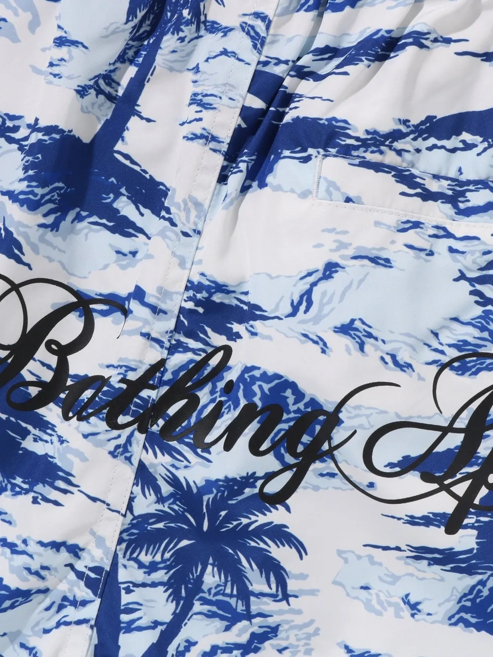 A BATHING APE Shorts met camouflageprint Wit