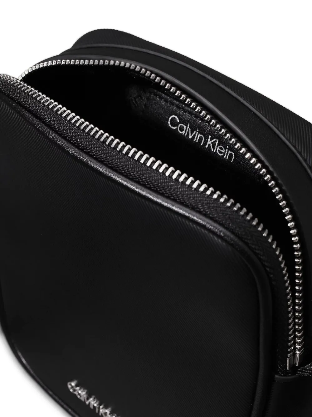 Calvin Klein Schoudertas met logoplakkaat Zwart