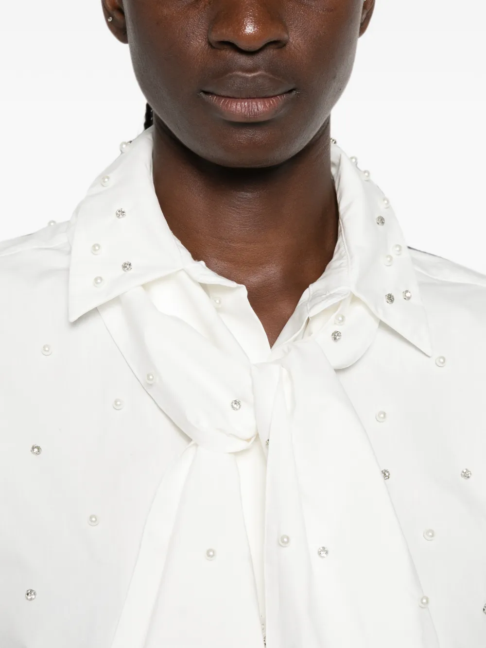 Maje Blouse verfraaid met parels en strik Wit