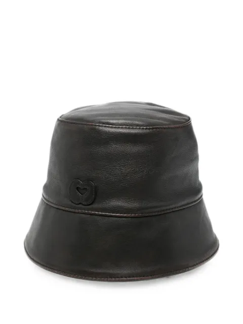Maje gorro de pescador con parche del logo