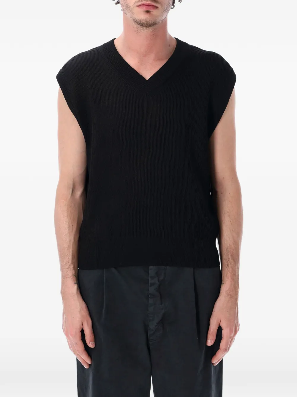 Auralee ribbed-knit V-neck vest - Nero